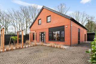 <p>Volledig gerenoveerde villa (5/6 slpk – 2 badk) met ruime garage op een unieke locatie, omgeven door een prachtig wijds landelijk verzicht te Essen-Horendonk. Volledig instapklaar en energiezuinig! EPC 183</p>