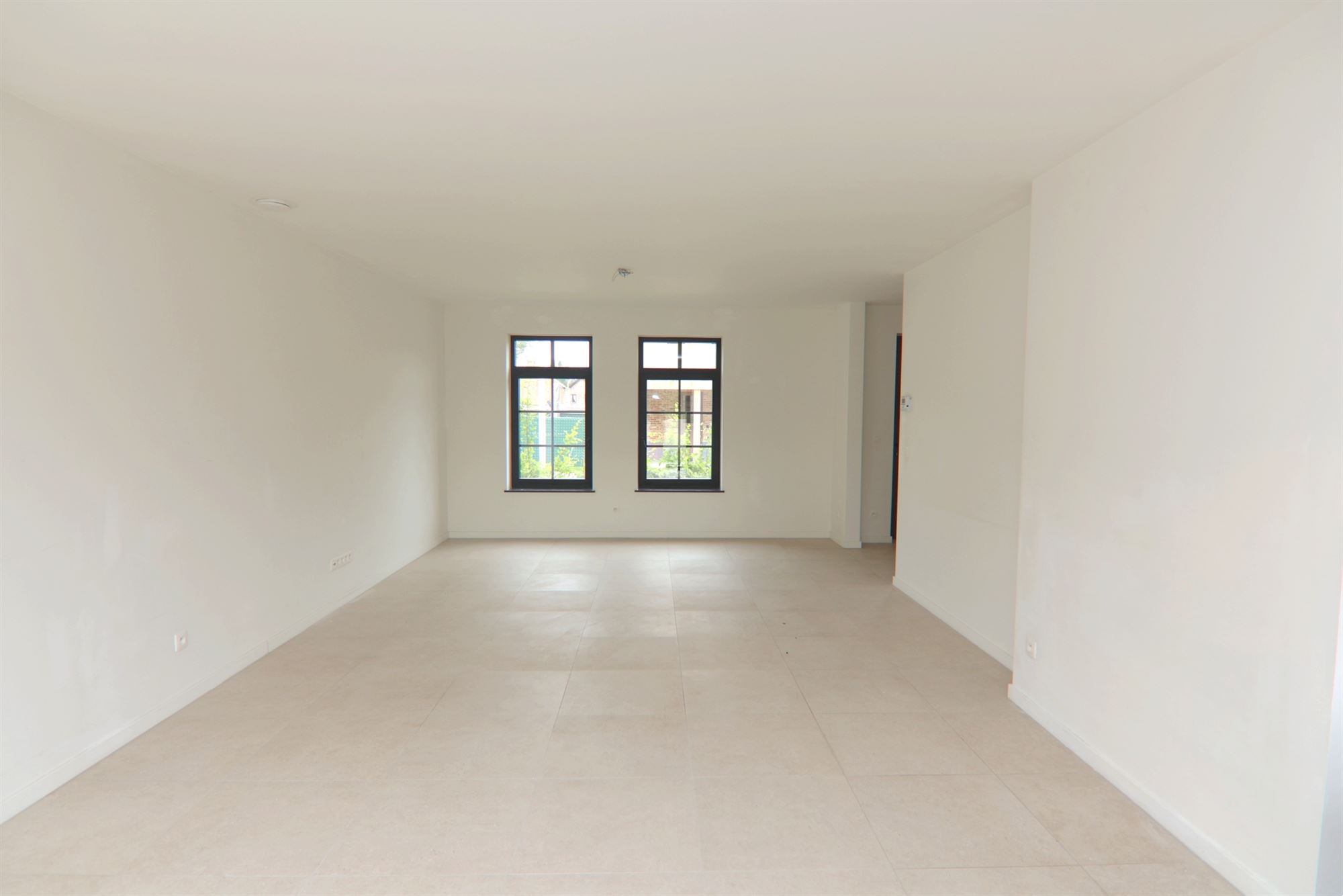 LANDELIJKE HUURWONING MET 3 SLKS, CARPORT + TUIN - foto 2