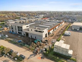 KMO-park Zilleghem bestaat uit 18 KMO-units en 2 kantoren, waarvan op heden nog maar enkele units te koop zijn!Gelegen op het bedrijventerrein 'De...