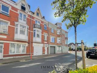 Te renoveren authentieke woning, ideaal gelegen in het centrum van Knokke op wandelafstand van het Zegemeer. De woning omvat op het gelijkvloers...
