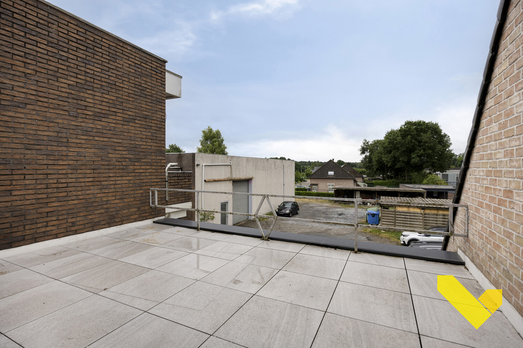 Instapklaar appartement met terras te Leopoldsburg! - foto 4