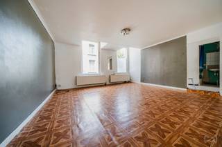 Information & visits: 02 315 51 71Molenbeek-Saint-Jean - Close to the “Tour & Taxis” site, on a one-way street, We Invest offers a building...