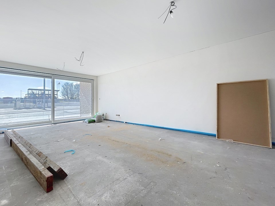 Ruim 2-slaapkamer appartement op het gelijkvloers met terras en tuintje - foto 1
