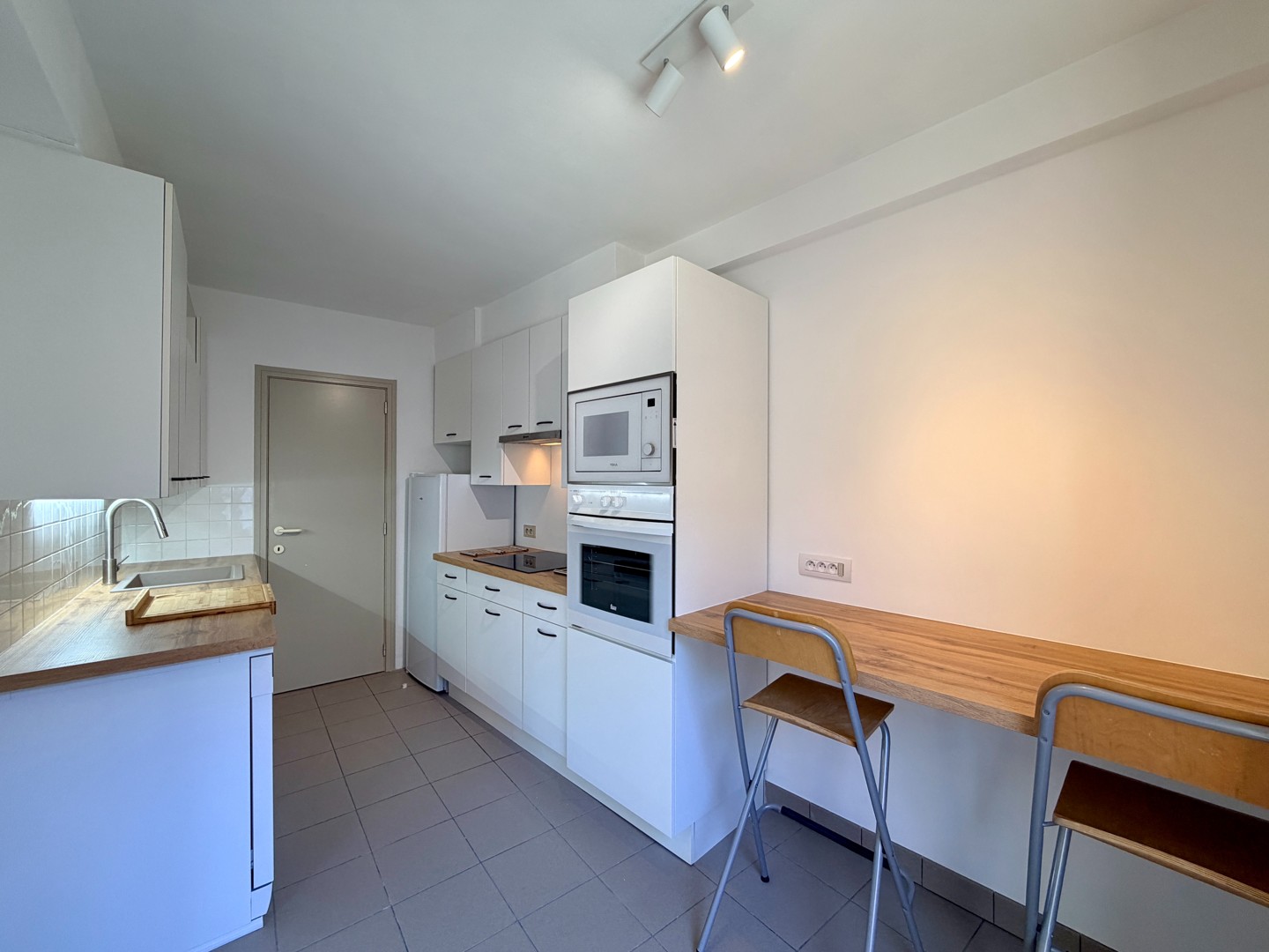 Apartment for rent in Roeselare with 2 bedrooms - photo 2