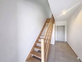 Deze prachtige nieuwbouwwoning te Bredene is voorzien van alle modern comfort, maximale energiezuinigheid en een ruimtelijk gevoel. De woning...