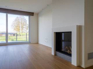 Gelegen in het residentiële en groene Sombeke (Waasmunster), bevindt zich deze uitzonderlijke villaresidentie "Zilverberk" waar rust, privacy...