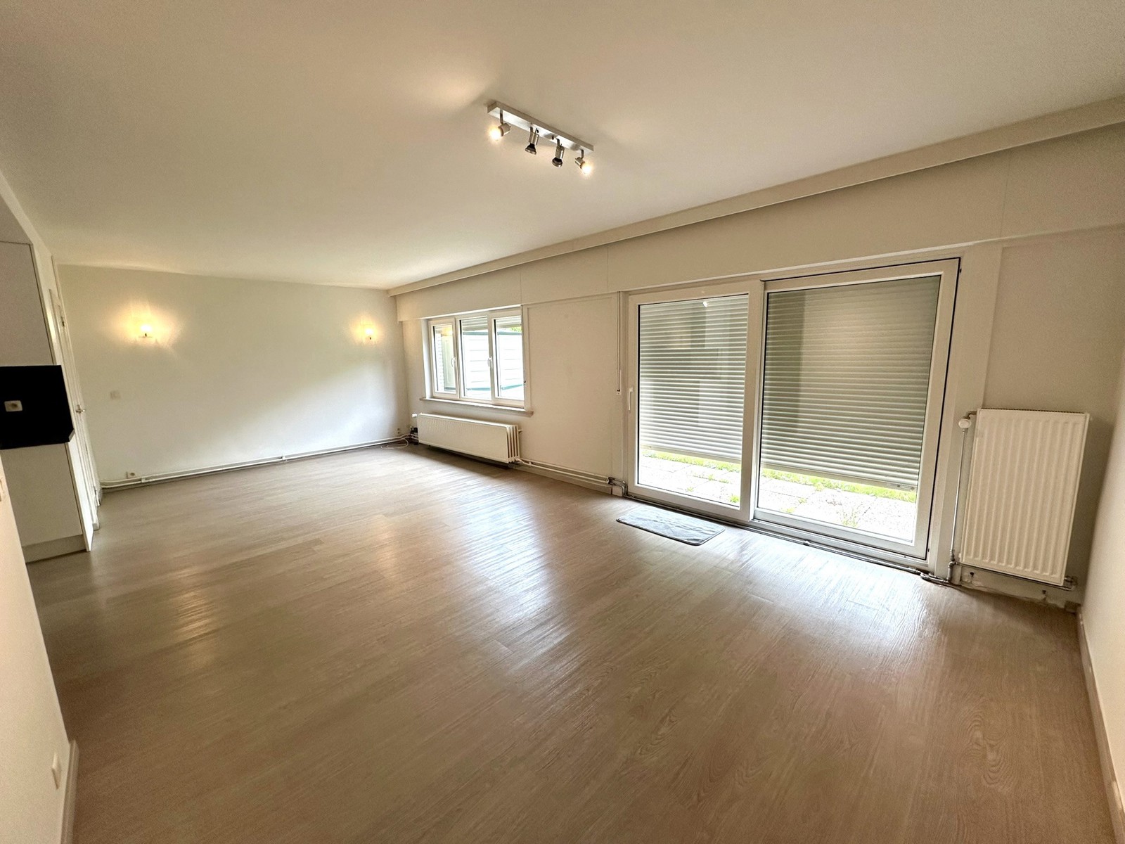 Studio op gelijkvloerse verdieping met tuin en parkeerplaats - foto 5