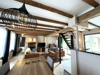 omvattende een gezellige living, volledig ingerichte moderne open keuken, mooie veranda, volledig ingerichte moderne badkamer (op het gelijkvloers),...