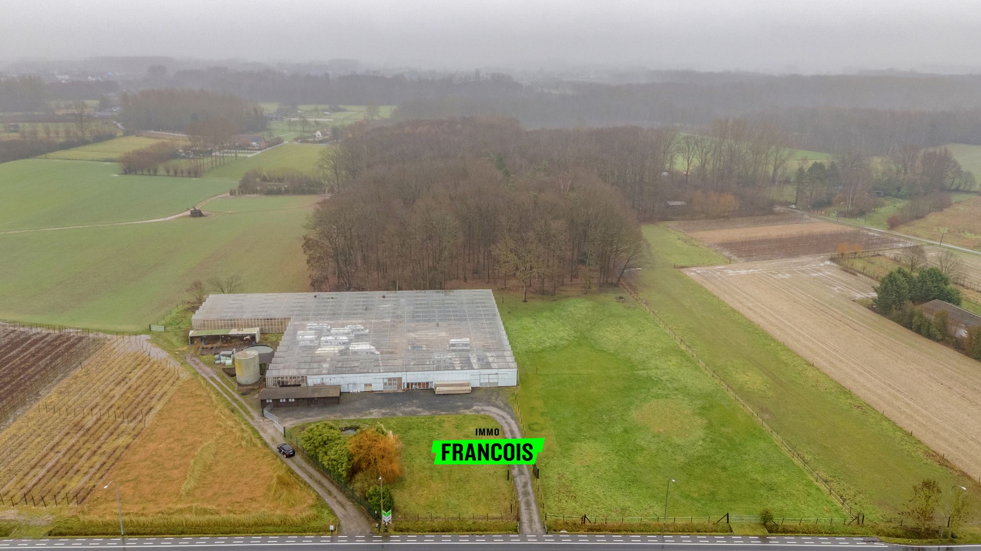 Agrarische eigendom met chalet, serres en landbouwpotentieel in Wetteren - foto 2