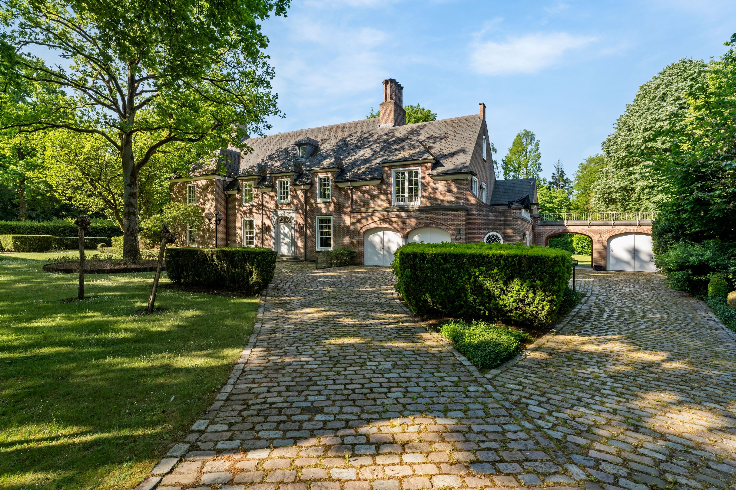 Villa Laporta architecturale avec 5 chambres, 3 salles de bains sur 5.233m². - photo 2