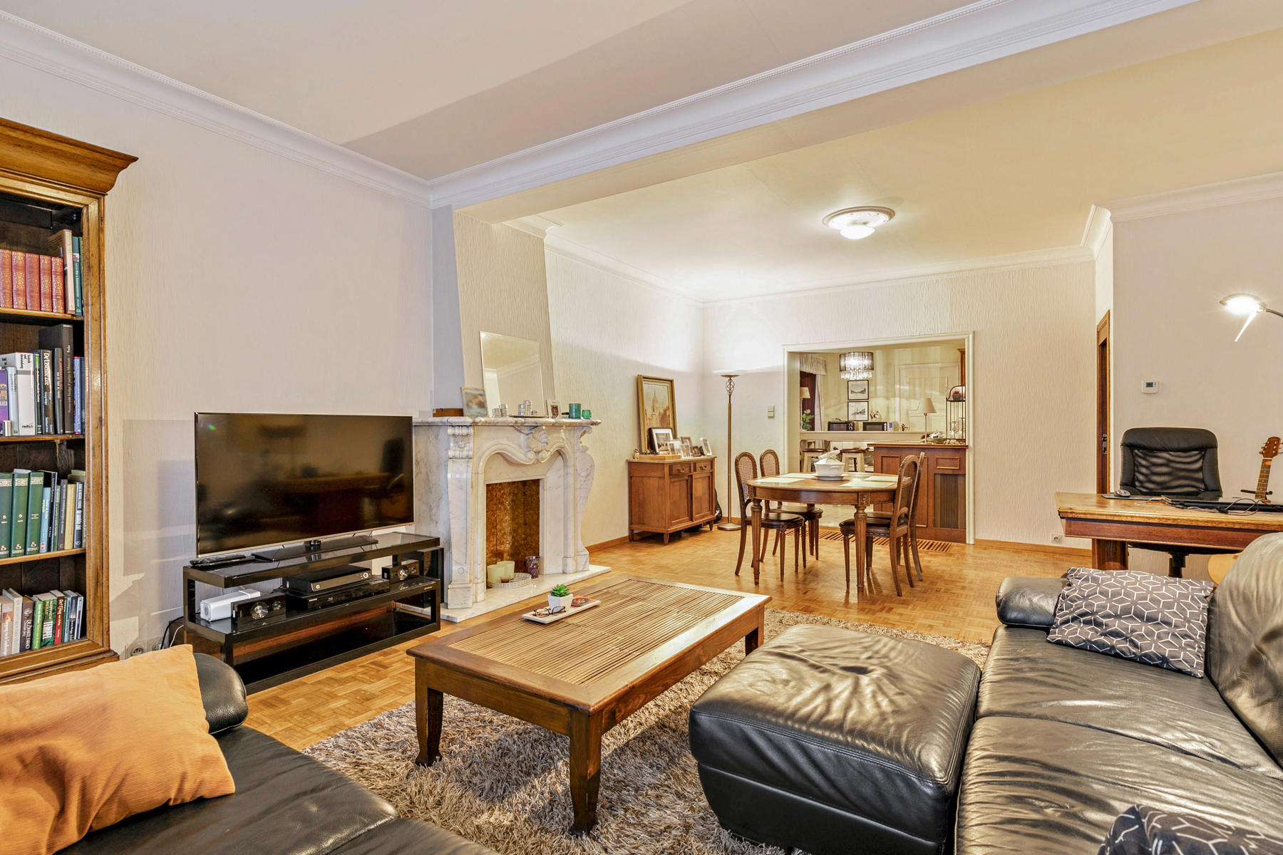 In de dorpskern van Neeroeteren gelegen halfvrijstaande woning met 2 slaapkamers. - foto 3