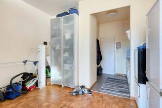 Ontdek deze instapklare en recent gerenoveerde studio op de Plantin Moretuslei, achter de hoek van het bruisende Zurenborg. Dankzij de...