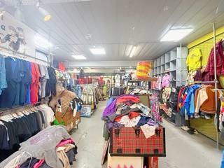 <p>This commercial space of 118m² is ideally suited to a wide range of retail and business activities, offering a functional base that can be fitted out entirely to your own taste and concept. Its location right in the heart of a lively city ensures constant footfall and visibility, making it ideal for entrepreneurs looking to attract customers in an authentic Brussels neighbourhood.</p><p>Monthly allowance of <strong>€270</strong> for water, fire insurance and council tax.</p><p> </p><p>Rue de Flandre is well known for its mix of hospitality venues, shops and creative businesses. You'll be within walking distance of the vibrant centre of Brussels, with numerous shops, restaurants and cultural attractions in the immediate vicinity.</p><p> </p><p>Accessibility is a major asset: thanks to the central location, public transport, main roads and nearby parking options are all easily accessible.</p><p> </p><p>Interested in viewing this commercial space? Contact <strong>aurelie.meert@living-stone.be</strong></p>