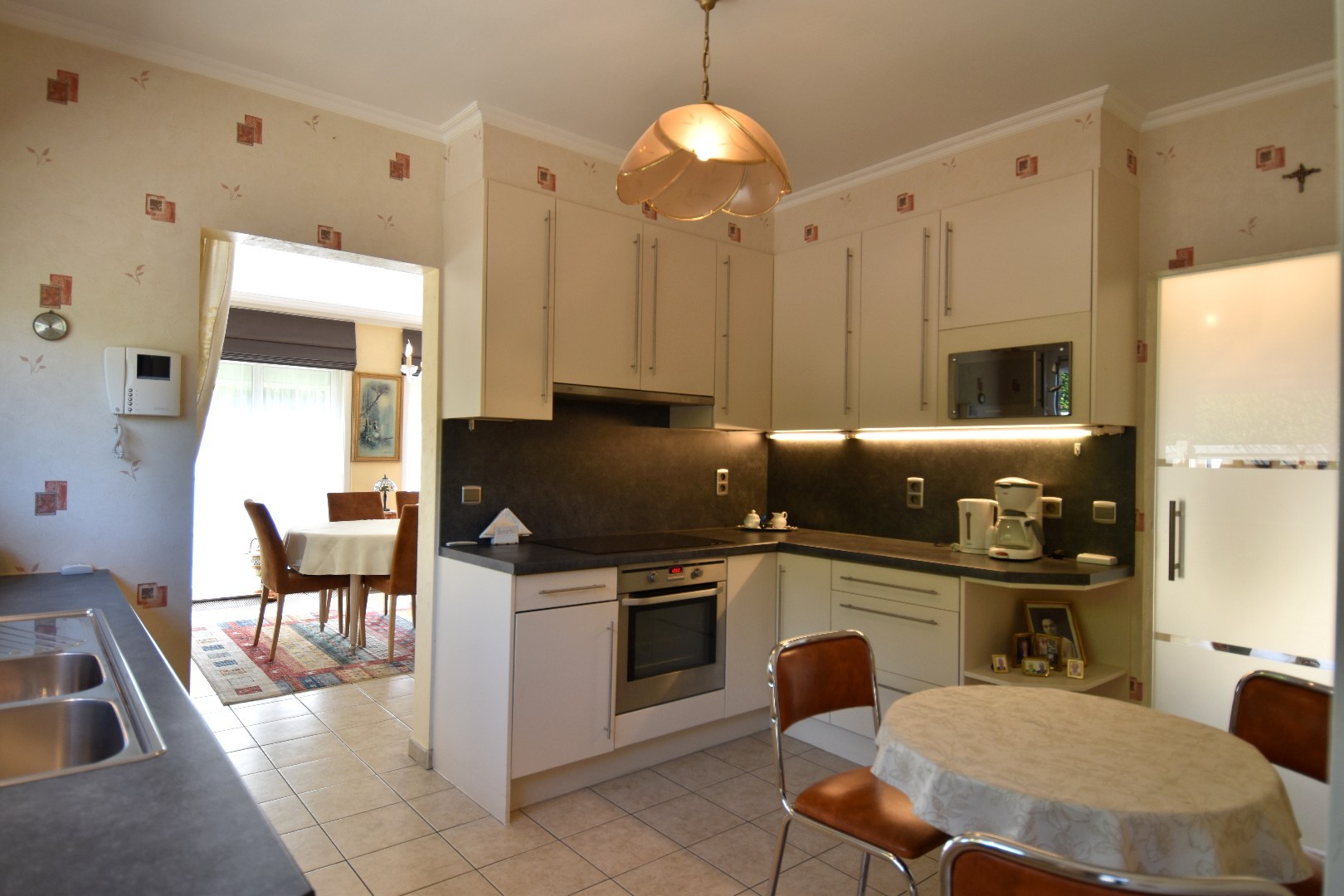 Alleenstaande woning met tuin en garage te koop op een bereikbare locatie te Harelbeke - foto 3