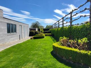 ZAT 23/5 - BEZOEKDAG OP AFSPRAAK 0488 85 81 84 Deze ruime en uitstekend onderhouden villa-bungalow op een perceel van 1.264 m² combineert...