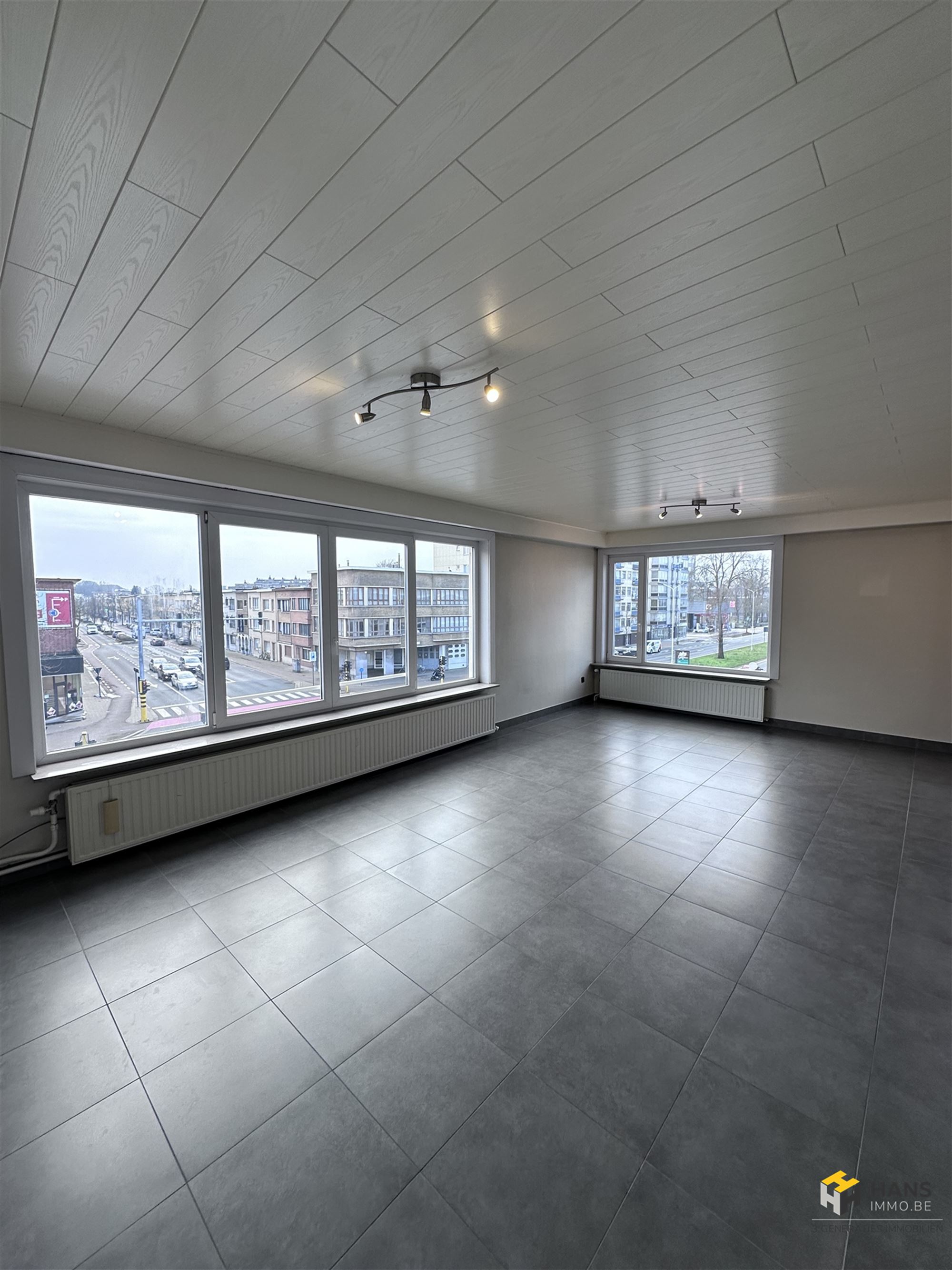 Verzorgd appartement (92 m²) met 2 slaapkamers en terras in Borgerhout. - foto 1