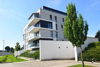 ROZENDAALSTRAAT 5 BUS 25 - 8800 ROESELAREDit energiezuinige (E-peil 44) en instapklaar appartement is rustig gelegen met een vlotte verbinding naar...