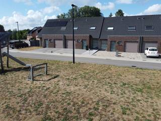 <p><span>Charming family home for sale in Vichte</span></p><p><span>Welcome to the heart of Vichte, where this cozy family home on a spacious plot of 400m² is waiting for its new residents. Combining comfort and modernity, this property is ideal for those looking for a quiet, child-friendly environment.</span></p><p><span>Upon entering, you immediately notice the bright, open living space, thanks to the large windows that flood the entire house with natural light. The sleek tile floor not only provides a modern look, but is also very practical to maintain. Adjacent you will find the fully equipped kitchen, equipped with all modern appliances and plenty of cabinet space to neatly store all your things.</span></p><p><span>The upper floor has three spacious bedrooms, all with beautiful finishes and lots of light. The bathroom is an oasis of calm, with a shower, a bathtub and modern furniture. An ideal place to relax after a busy day.</span></p><p><span>Outside, you can enjoy the large garden. The handy garden shed offers extra storage space, and the spacious garage is ideal for safely storing your car or other belongings. Thanks to the solar panels on the roof, the home is also extremely energy efficient.</span></p><p><span>The neighborhood is very child-friendly, with a playground within walking distance, and the quiet environment makes it a safe place for young families. This property is the opportunity for those looking for a warm home in a pleasant neighborhood.</span></p><p><span>Don't hesitate and schedule a visit today to discover this wonderful home for yourself!</span></p>