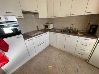 Rustig,  centraal gelegen 2 slaapkamer appartement op de 1ste in een klein gebouw,  vlakbij openbaar vervoer school, winkels en invalswegen.Aan de...