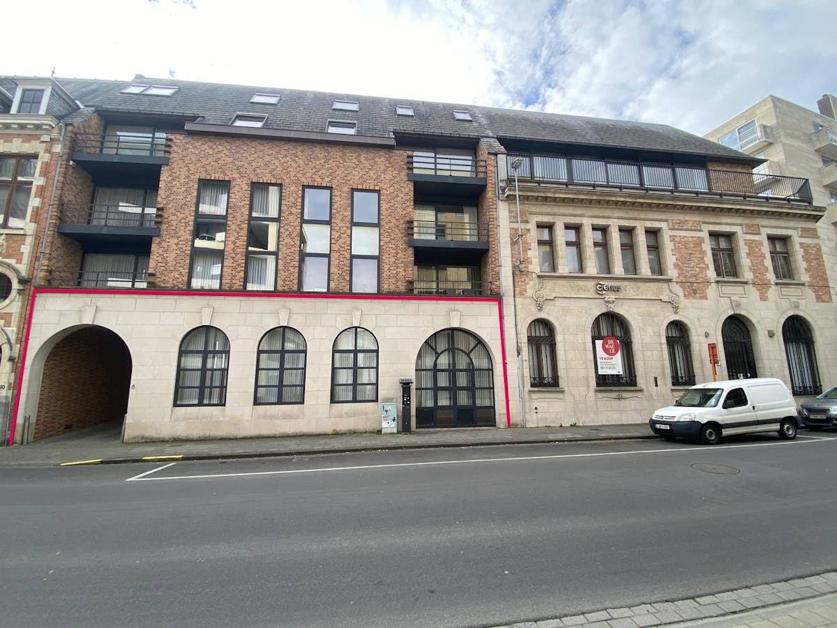 Handelspand met stockageruimte/kelder in centrum Roeselare - foto 2