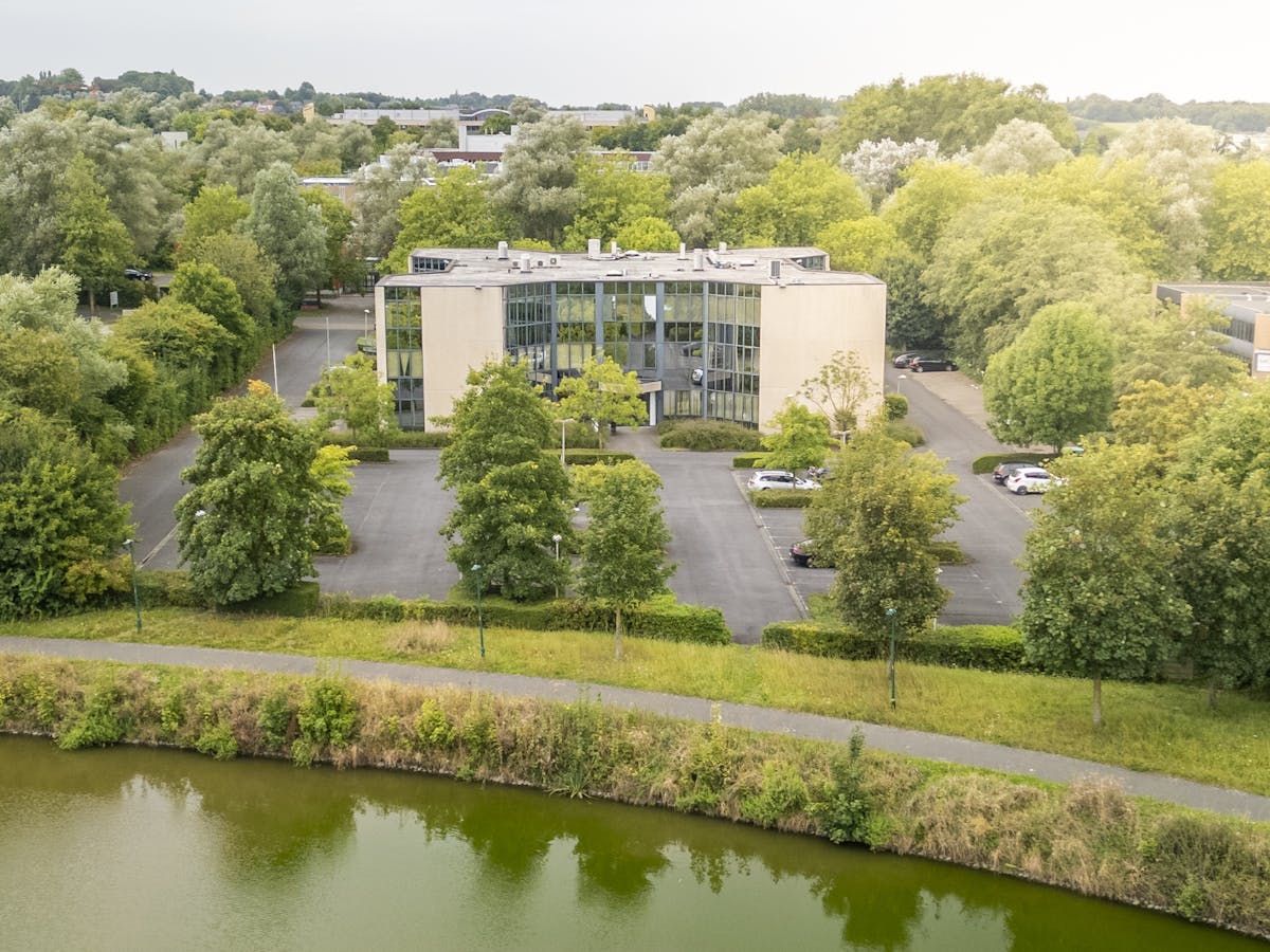 Kantoor te koop op het Kennedypark te Kortrijk - foto 2