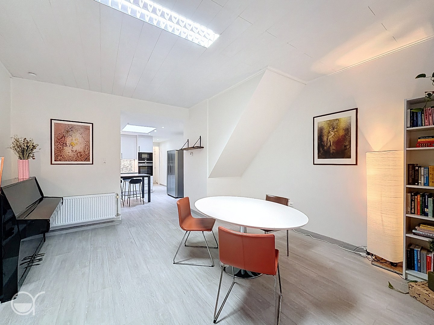 Rustig gelegen rijwoning met 4 slaapkamers en een koertje - foto 2