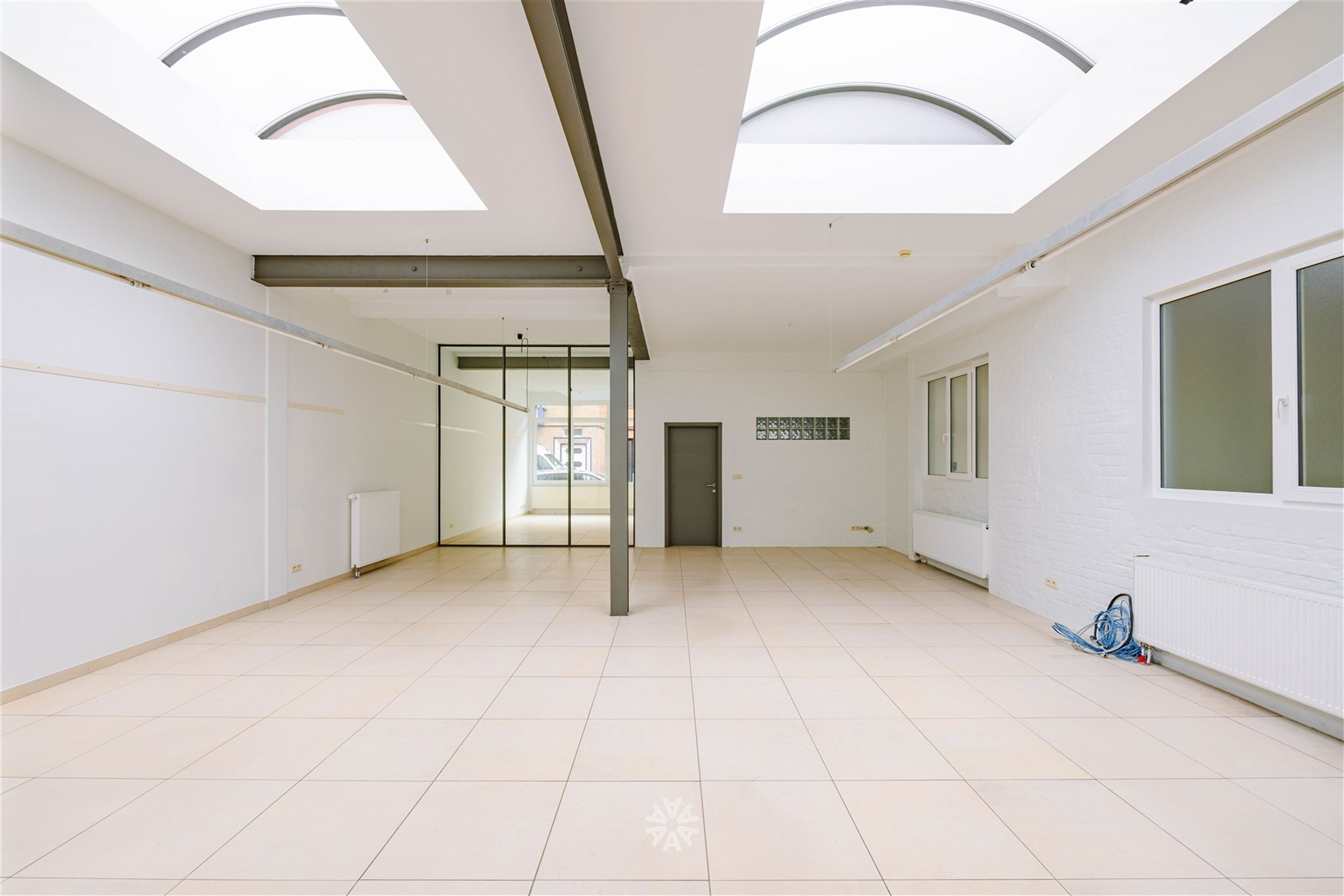 Beautiful duplex apartment after potential rezoning in convenient location - photo 3