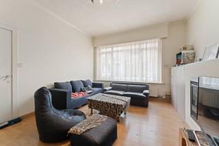 Koksijde Dorp: Gezellig te renoveren rijwoning centraal gelegen. &quot;Deze centraal gelegen woning is een absolute opportuniteit voor wie op zoek is...