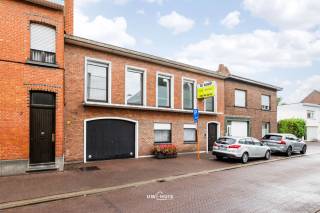 Op zoek naar ruimte, comfort en energiezuinig wonen? Dit prachtige appartement van maar liefst 155 m² bevindt zich in het hartje van Ruisbroek (Puurs-Sint-Amands).<br />De woning beschikt over 2 volwaardige slaapkamers, een ruime uitgeruste keuken en een moderne badkamer. Dankzij het EPC-label B geniet u bovendien van een goede energieprestatie.<br />De absolute blikvanger is het ruime terras van maar liefst 40 m², ideaal om heerlijk te ontspannen, te genieten van de buitenlucht of gezellig te tafelen.<br />Troeven:<br />• 155 m² woonoppervlakte<br />• 2 volwaardige slaapkamers<br />• Terras van 40 m²<br />• EPC-label B<br />• Uitgeruste keuken & badkamer<br />• Centrale ligging in hartje Ruisbroek<br />Een uitzonderlijk ruim appartement met een fantastische buitenruimte op een centrale ligging. Zeker een bezoek waard!