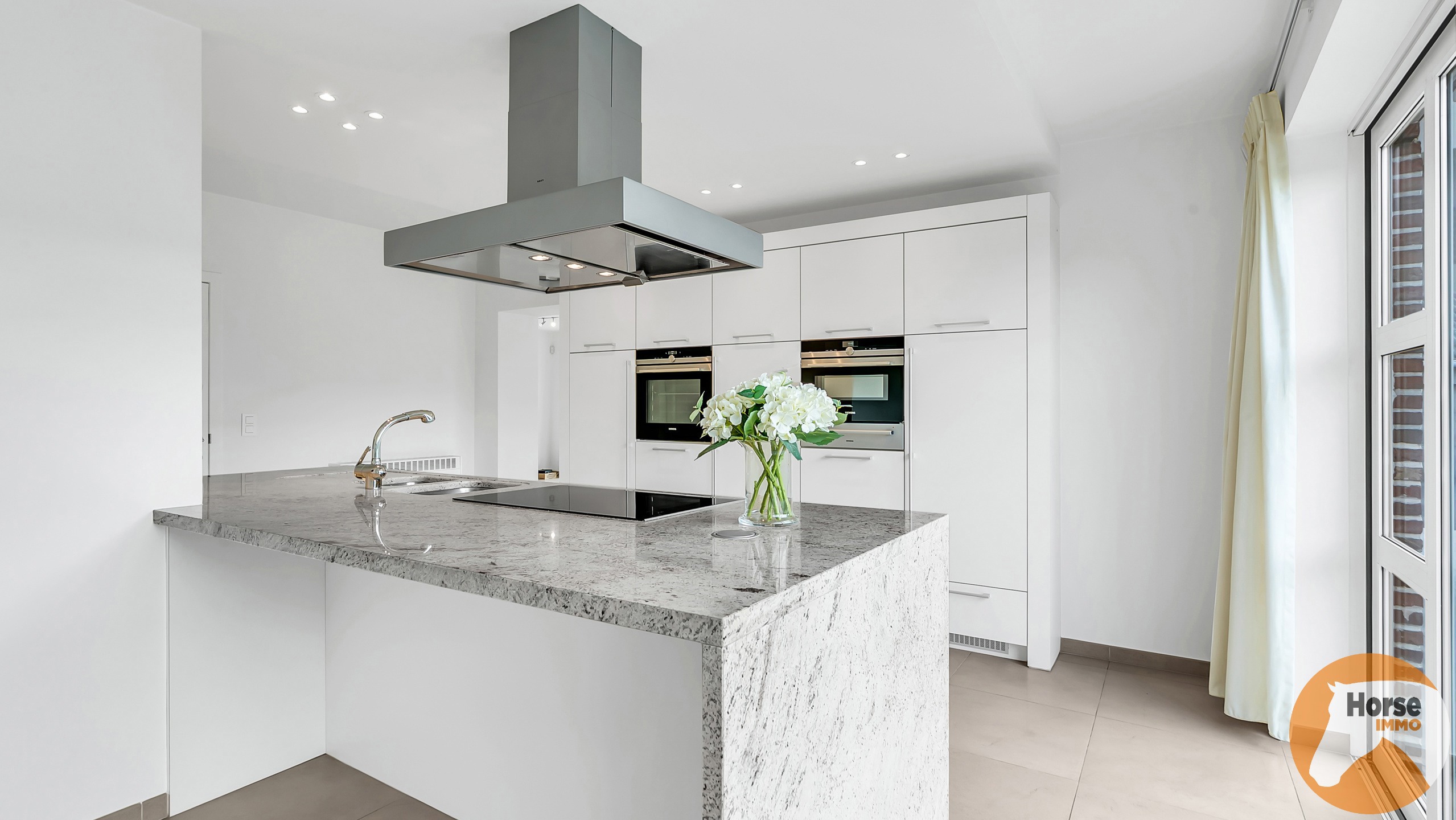 MEISE – Landelijke woning met 3 loodsen op prachtig perceel - foto 5