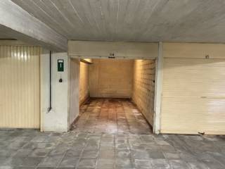 Afgesloten autobox, gelegen op een toplocatie aan de achterzijde van de Zeedijk, op slechts een steenworp afstand van het Casinoplein. Binnen...