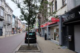 Dit commerciële handelspand is gelegen in “de” winkelstraat te midden van het centrum van Dendermonde. Het heeft een oppervlakte van 105 m². Dit...