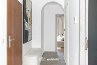 VALIMMAS verkoopt in het centrum van Asse dit sfeervol ingericht appartement met 2 terrassen, een kelder en optioneel een individuele...