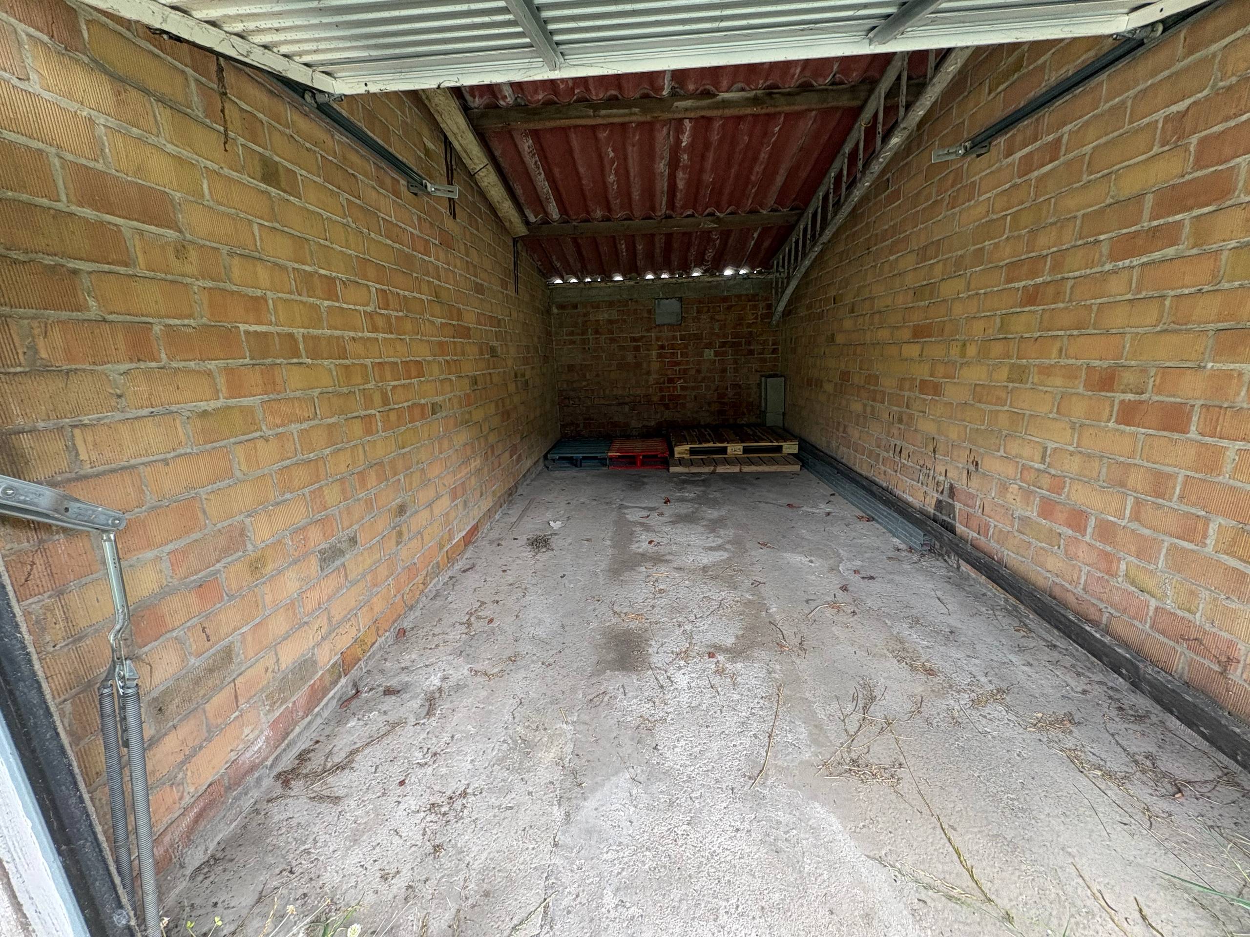 Garage à louer à Comines-Warneton