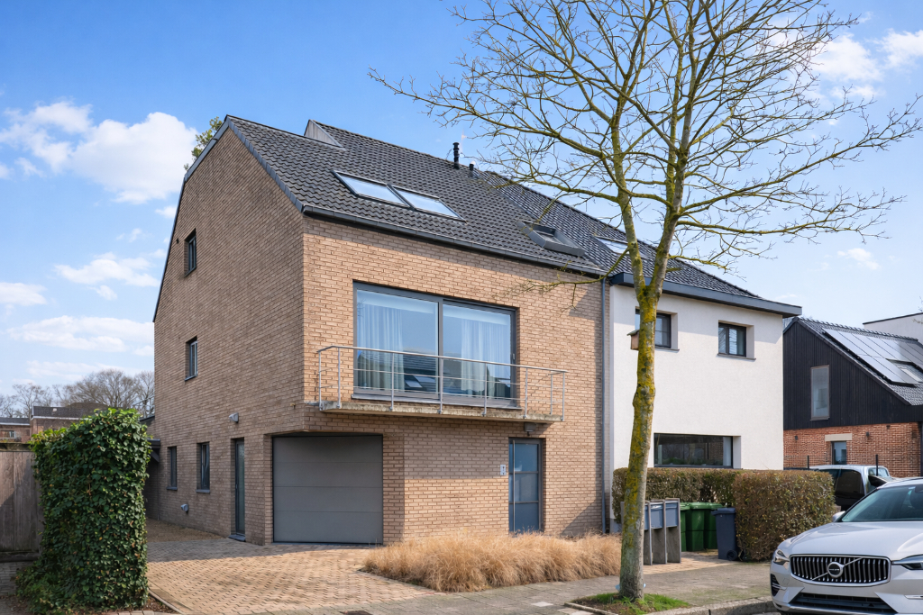 Gentbrugge - Licht op te frissen duplex appartement met zonneterras. - foto 4