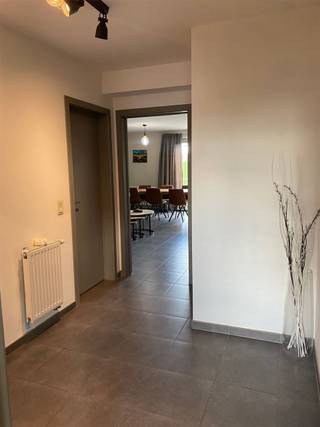 LUMINEUS, GEZELLIG EN GOED ONDERHOUDEN APPARTEMENT 87M² MET 2 SLAAPKAMERS, TERRAS 10M² EN BUITEN-AUTOSTAANPLAATS1ste verdieping met lift -  ligging...