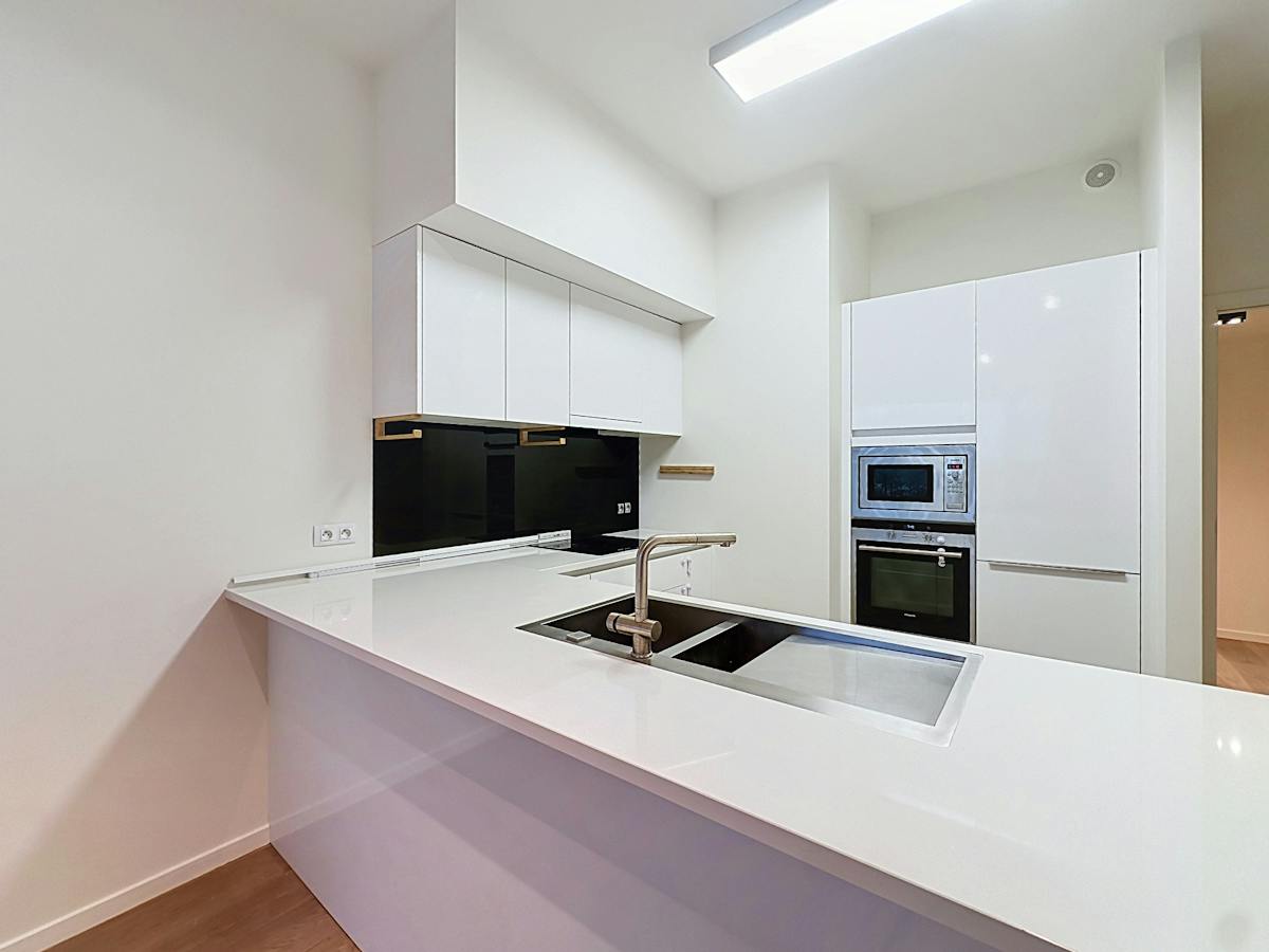 Brussel : Appartement met 3 slaapkamers+terras 40m²+parking - foto 5