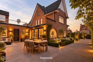 Op een uitstekende locatie te Putte bevindt zich deze ruime woning met 3 slaapkamers. U bevindt zich hier in een rustige straat, toch vlakbij het centrum met winkels, scholen en het openbaar vervoer.<br /><br />We betreden de woning via de inkomhal. De leefruimte kunt u inrichten met een gezellige zithoek en aparte eetplaats. Van hieruit heeft u ook toegang tot de lichtrijke veranda en aangrenzend bevindt zich de ingerichte keuken. Het gelijkvloers omvat verder nog een badkamer met douchebad, een ruime wasplaats/berging, apart toilet en nog een laatste ruimte die u volledig naar wens kan inrichten. De nachthal op de eerste verdieping geeft ons toegang tot 3 slaapkamers. De zolderruimte op de tweede verdieping is bereikbaar via een zolderluik. De woning is gedeeltelijk onderkelderd en bovendien beschikt u ook over een afzonderlijke garage. In de goed georiënteerde tuin met terras kunt u steeds in alle rust en privacy genieten van het mooie weer. <br /><br />U bent verplicht om deze woning binnen de 6 jaar na aankoop grondig energetisch te renoveren tot minimum EPC-label D. <br /><br />Dit is een goede opportuniteit als u op zoek bent naar een ruime woning met potentieel op een rustige locatie te Putte. Contacteer ons voor meer informatie op 0487/ 32 91 87 of neem een kijkje op www.boonstravastgoed.be . <br /><br />Bijzonderheden:<br />- 3 slaapkamers<br />- Uitstekende locatie<br />- 228 m² bewoonbaar
