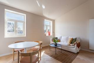 Dit instapklare appartement maakt deel uit van een recente totaalrenovatie waarbij zowel het gebouw als de appartementen volledig werden vernieuwd...