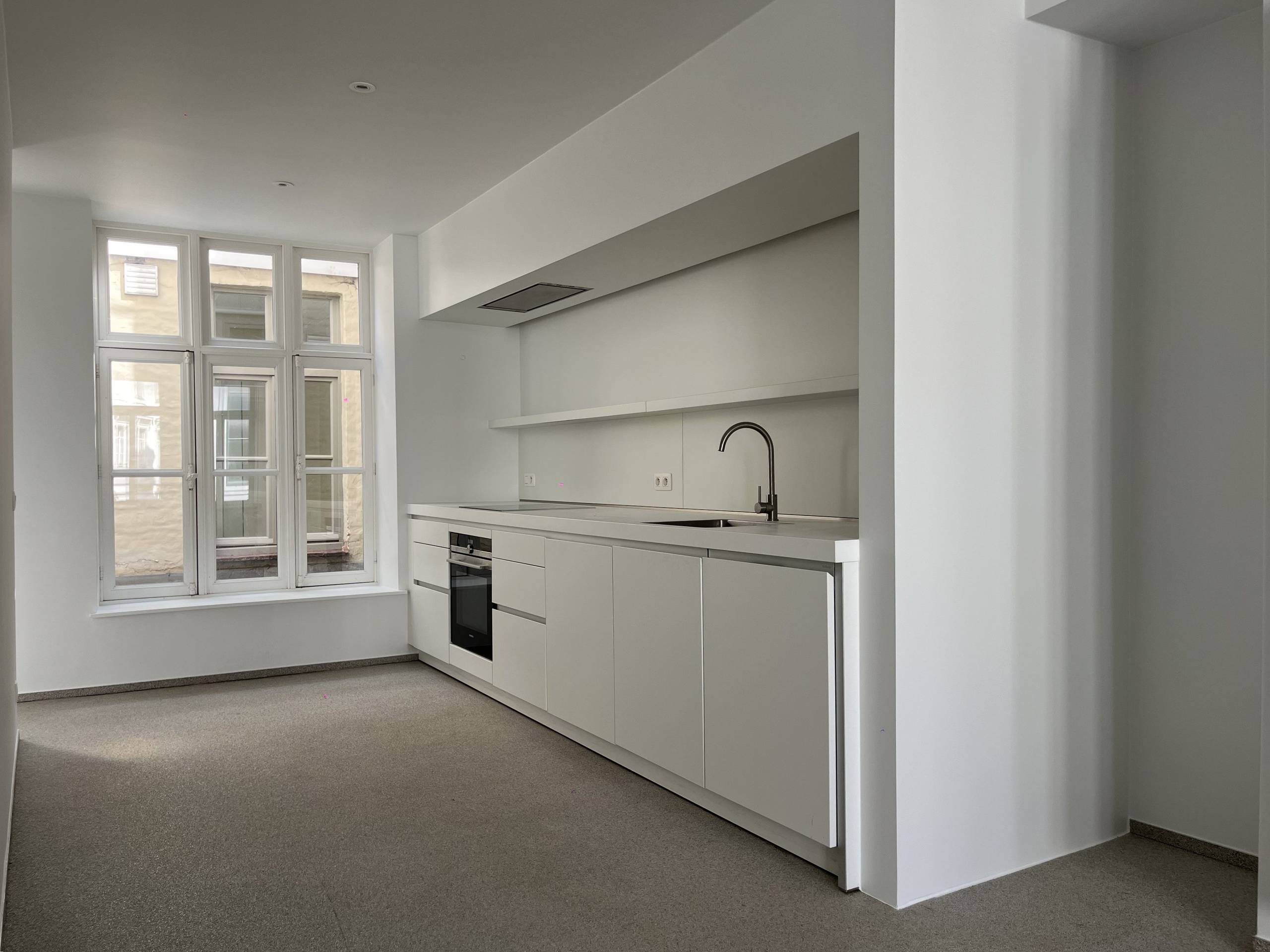 Instapklaar éénslaapkamerappartement op zeer centrale ligging te Brugge - foto 3