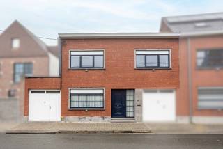 TE KOOP IN HOFSTADE/AALSTWelkom in deze instapklare halfopen bebouwing gelegen in de Kuipersstraat 26 te Hofstade, een rustige en groene deelgemeente...