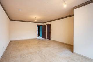 Voor een bezoek bel Saimen: 0470 79 24 20 of mail: saimen@cornelis-partners.be.Op de Groteweg in Geraardsbergen vinden we deze degelijk gebouwde...