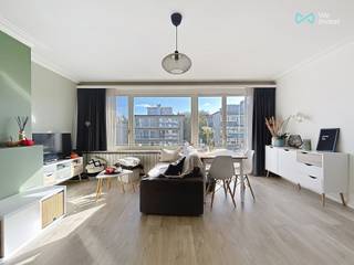 <p>Tel: 0456 89 12 70 Mail: noah.c@weinvest.be<br /><br />We Invest heeft het plezier u deze lichte studio met volledig uitgeruste aparte keuken aan te bieden.</p>
<p>Gelegen op de derde verdieping van een gebouw met lift, in de rustige en residentiële Jozef van Elewijckstraat in Grimbergen (deelgemeente Strombeek-Bever), ten noorden van Brussel. De straat geniet van een uitstekende verbinding met de hoofdstad (Ring en snelwegen in de buurt). Winkels en supermarkten bevinden zich op wandelafstand.</p>
<p>De studio is als volgt ingedeeld: inkomhal, aparte wc, douchekamer, woonruimte met slaapgedeelte, volledig uitgeruste keuken, twee balkons en veel opbergruimte. Er is ook een kelder beschikbaar.</p>
<p>Kosten: €150 (provisie voor gemeenschappelijke lasten, warm en koud water, en verwarming)<br />EPC: C<br /><br />Onmiddellijk beschikbaar!</p>
<p>Mis deze kans niet en plan vandaag nog een bezoek!</p>
<p>Voor meer exclusieve panden, bezoek www.weinvest.be</p>