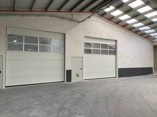 Unité PME facilement accessible de 145 m² à louer à seulement 1 km de la N36 avec une connexion immédiate à l'entrée de l'E17 et la sortie 4...