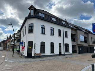 Hoekappartement op de eerste verdieping in de nieuwbouw residentie "De Rembrandt". Gebouwd met oog voor detail en comfort.Bij de afwerking van de...