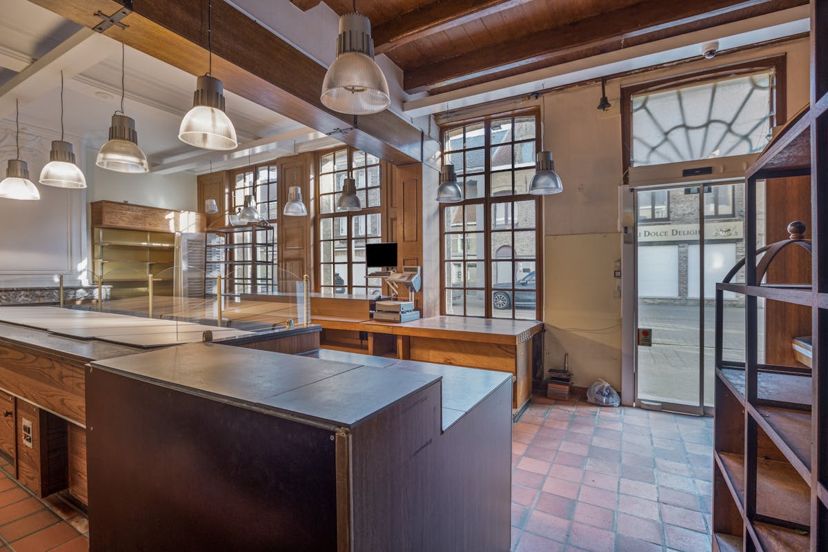 Propriété commerciale avec maison dans le centre de Furnes. - photo 2