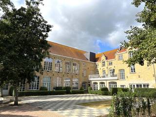 ruim appartement op de 1ste verdieping in duplexgelegen in het prachtige 't Keizershof in Diksmuiderustig gelegen op wandelafstand van de Grote...