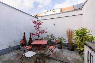 Instapklare stadswoning met 3 slaapkamers en stadstuinEPC-score: BMobiscore: 9,5/10Welkom in deze gezellige en volledig gerenoveerde woning (2015),...