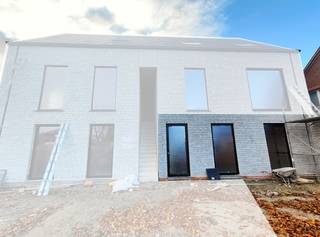 Ontdek dit prachtige nieuwbouwproject aan de Hogestraat, met vier stijlvolle en energiezuinige stapelwoningen. Deze gelijkvloerse woning biedt...