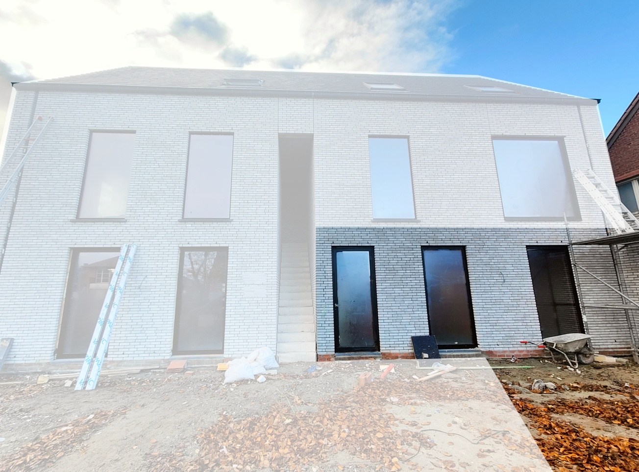 Stijlvolle nieuwbouwwoning met 2 slaapkamers & ruime zonnige tuin met terras - foto 1